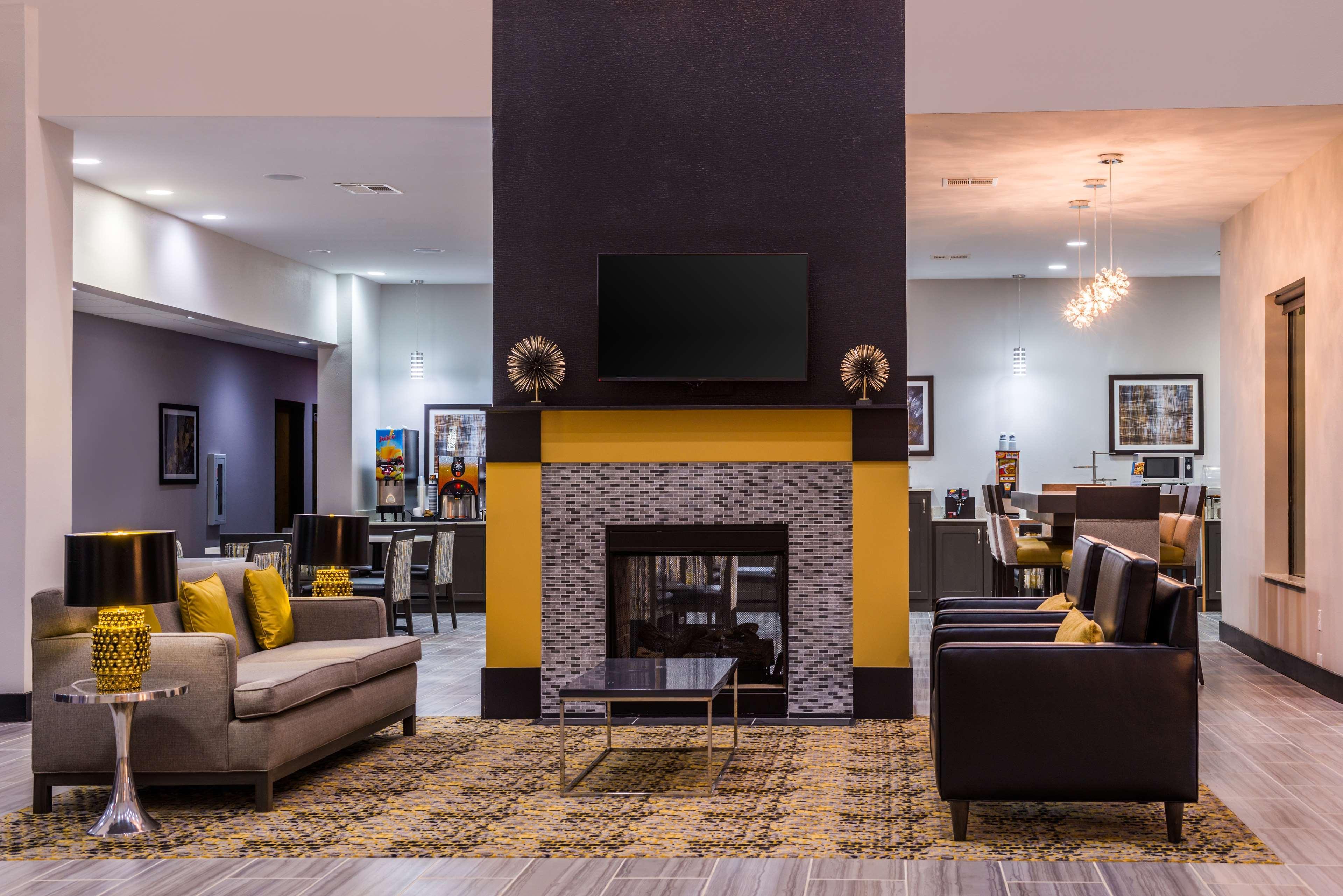 Best Western Plus Regency Park Walker Экстерьер фото